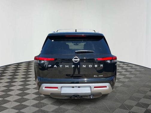 2025 Nissan Pathfinder SL 4WD