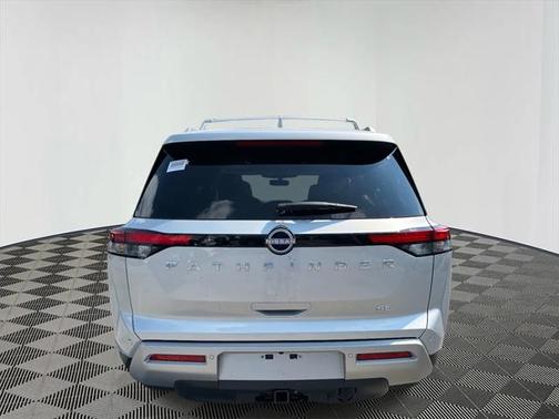 2025 Nissan Pathfinder SL FWD