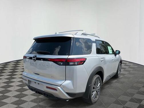 2025 Nissan Pathfinder SL FWD