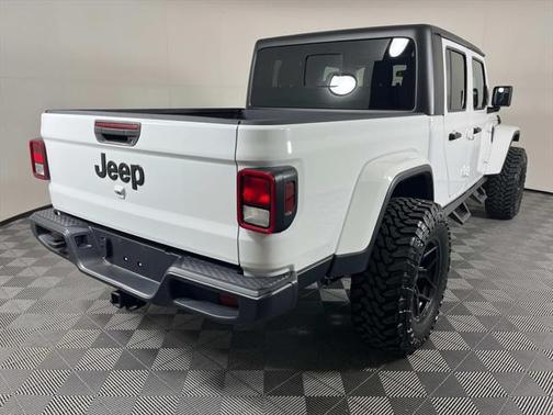 2023 Jeep Gladiator Sport S