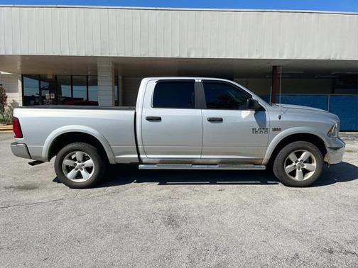 2017 RAM 1500 SLT