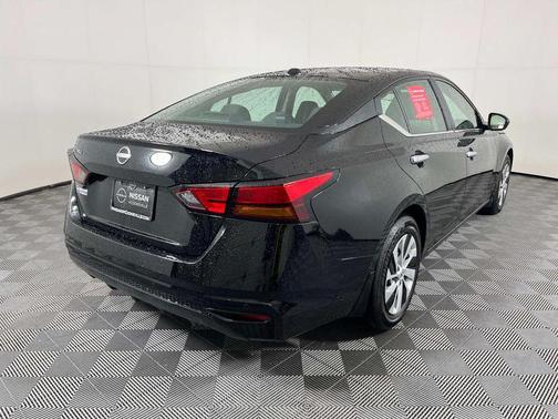 2025 Nissan Altima S FWD