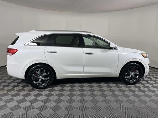 Snow White Pearl 2017 Kia Sorento SX