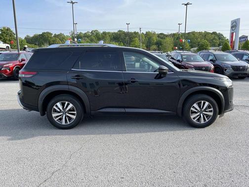 Super Black 2024 Nissan Pathfinder SL FWD