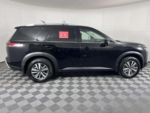 Super Black 2024 Nissan Pathfinder SL FWD