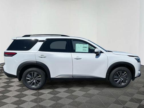2025 Nissan Pathfinder SV 4WD