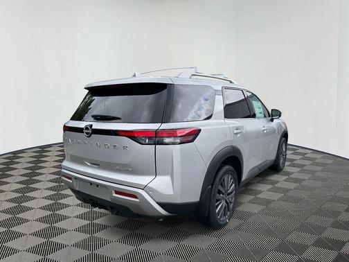 2025 Nissan Pathfinder SL 4WD