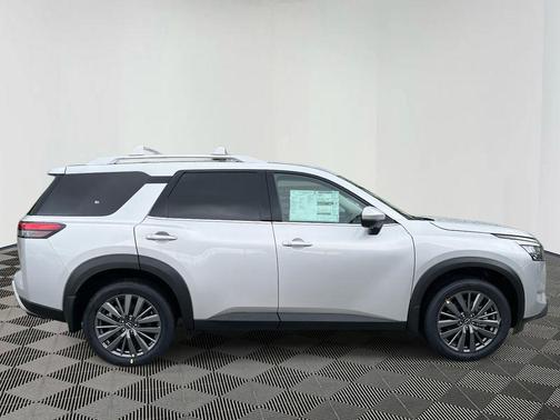 2025 Nissan Pathfinder SL 4WD