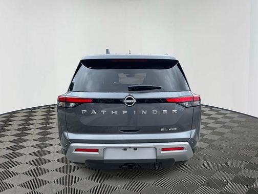 2025 Nissan Pathfinder SL 4WD