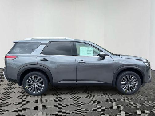 2025 Nissan Pathfinder SL 4WD