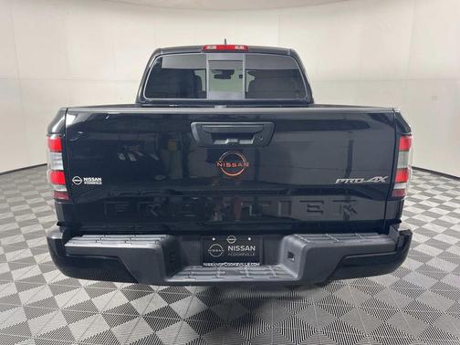 Super Black 2022 Nissan Frontier PRO-4X