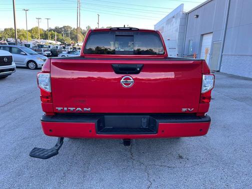 2022 Nissan Titan SV