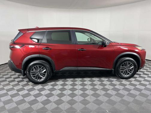Scarlet 2021 Nissan Rogue S