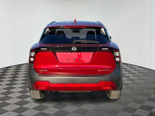 2025 Nissan Kicks SR