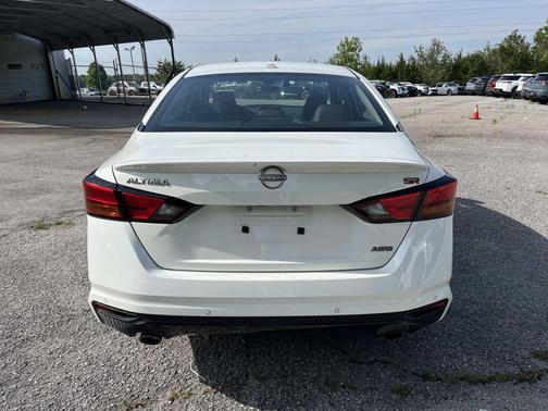 Pearl White 2025 Nissan Altima SR AWD