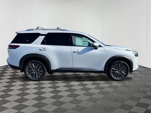 2025 Nissan Pathfinder SL FWD