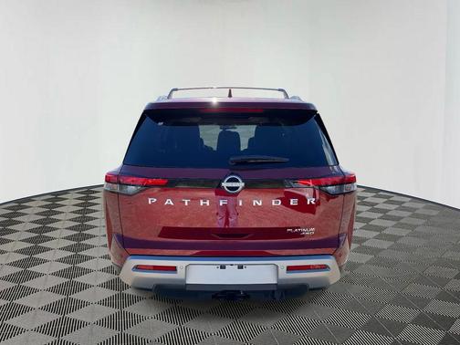 2025 Nissan Pathfinder Platinum 4WD