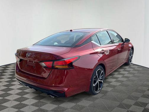 2025 Nissan Altima SR FWD