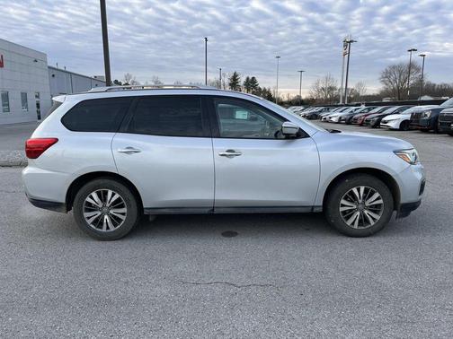 2020 Nissan Pathfinder SL 2WD