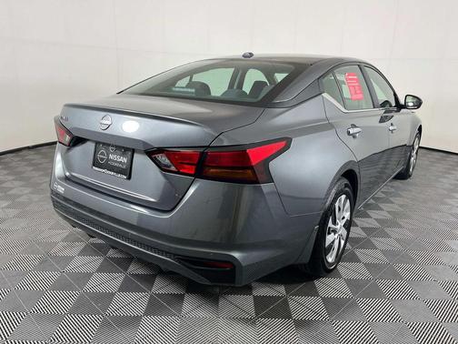 2025 Nissan Altima S FWD