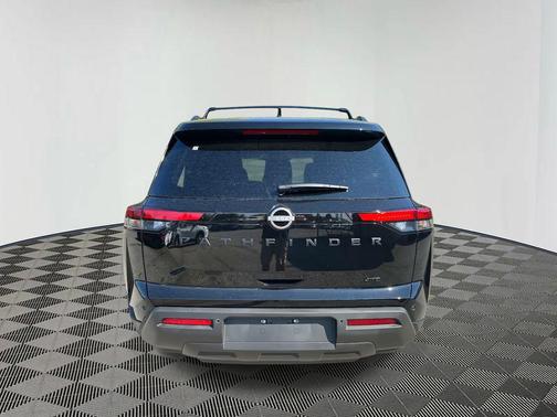 2025 Nissan Pathfinder SV 4WD