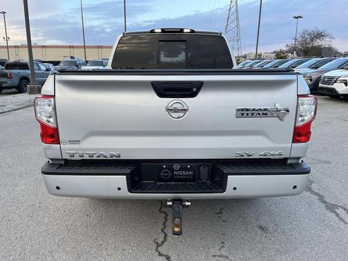 2021 Nissan Titan SV