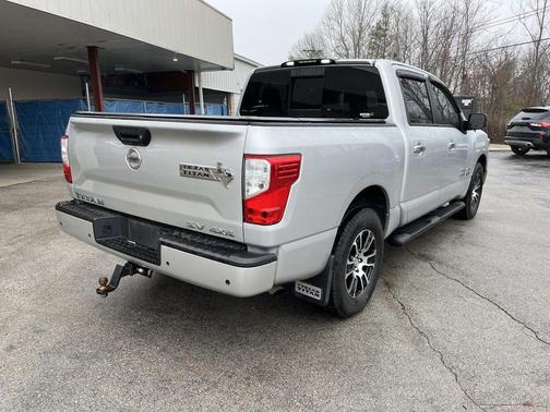 2021 Nissan Titan SV