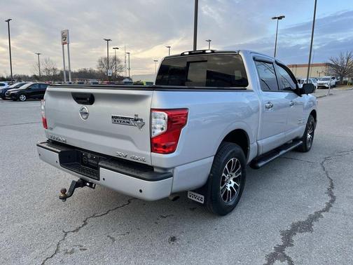 2021 Nissan Titan SV