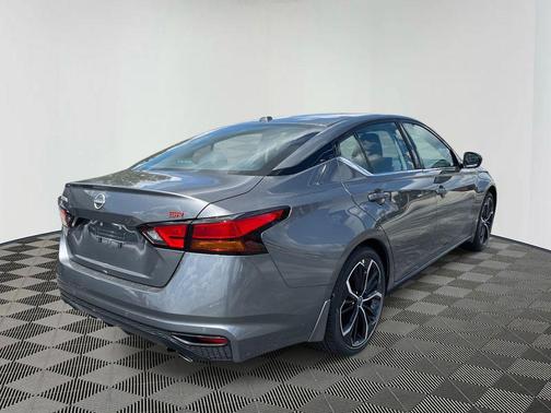 2025 Nissan Altima SR FWD