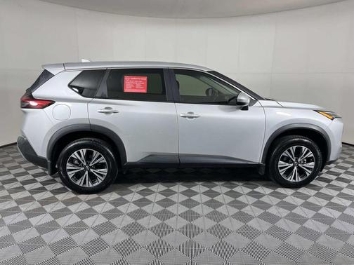 Brilliant Silver Metallic 2023 Nissan Rogue SV