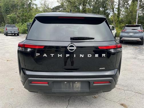 2025 Nissan Pathfinder S 4WD