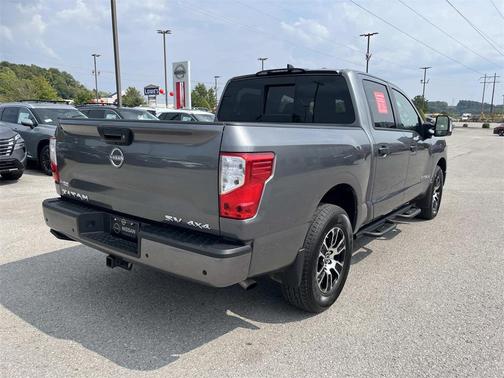 2024 Nissan Titan SV