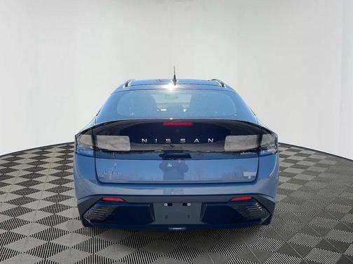 2026 Nissan Leaf PLATINUM+