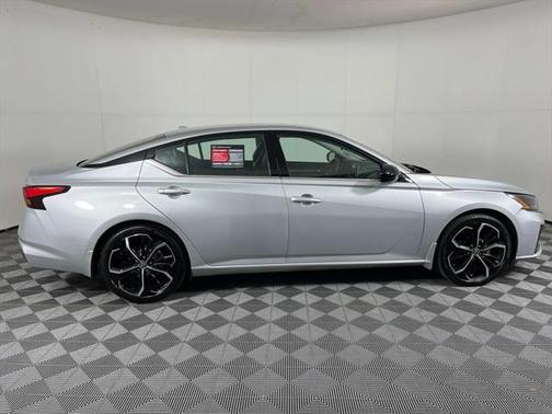 2024 Nissan Altima SR FWD