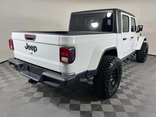 2023 Jeep Gladiator Sport S