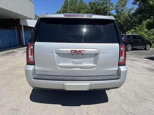 Quicksilver Metallic 2016 GMC Yukon XL SLT