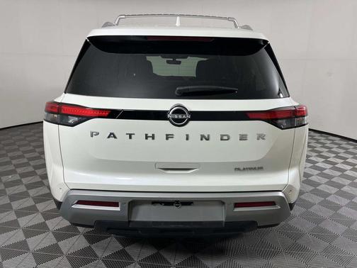 2024 Nissan Pathfinder Platinum FWD