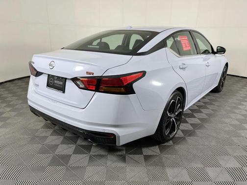 Gray Sky Pearl 2025 Nissan Altima SR FWD