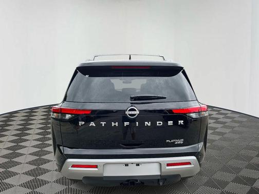 2025 Nissan Pathfinder Platinum 4WD