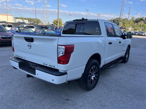 2024 Nissan Titan SV