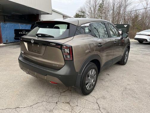 2025 Nissan Kicks S