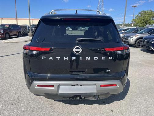 2024 Nissan Pathfinder SL FWD