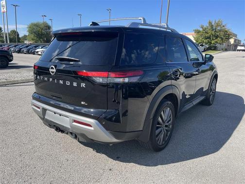 2024 Nissan Pathfinder SL FWD
