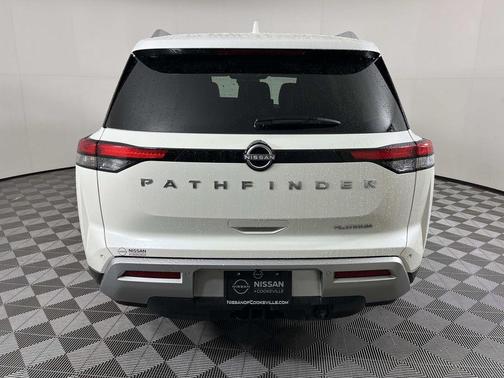 2024 Nissan Pathfinder Platinum FWD