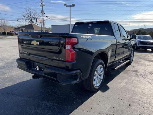 2023 Chevrolet Silverado 1500 Custom