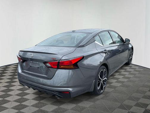 2025 Nissan Altima SR FWD