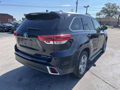 Midnight Black Metallic 2017 Toyota Highlander Limited Platinum