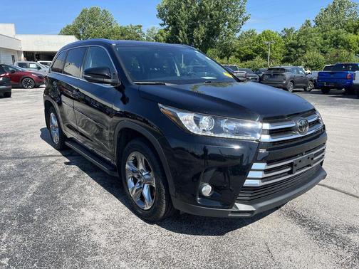 Midnight Black Metallic 2017 Toyota Highlander Limited Platinum