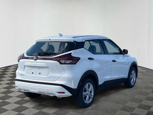 2025 Nissan Kicks S