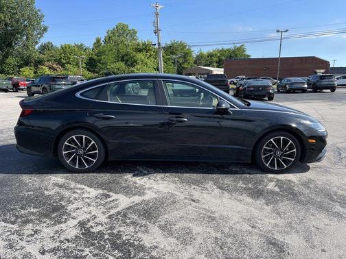 Phantom Black 2021 Hyundai SONATA Limited